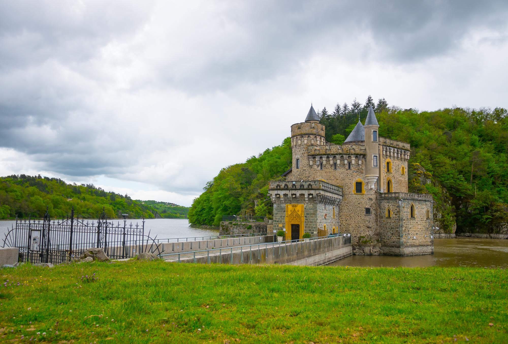 Château au bord de la Loire